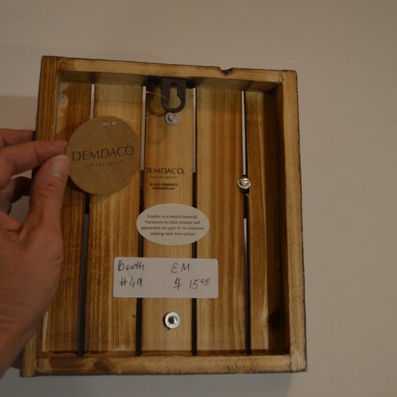 DEMDACO LifttheSpirit Home Decoration Leather Cross 'Hope' Sign Wood 6 3/4x7 3/4 - Picture 4 of 4